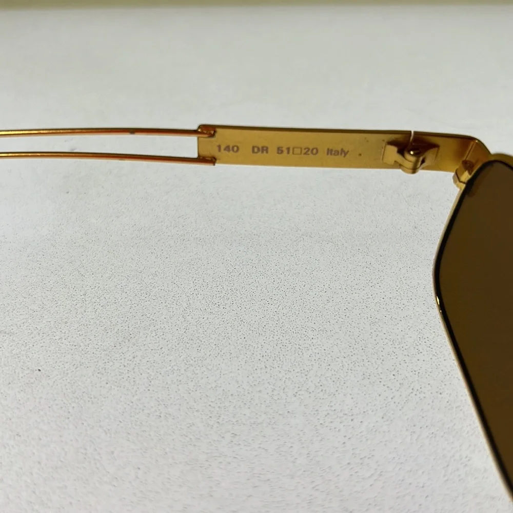 Moschino sunglasses, vintage gold 1990 limited edition. - Picture 4 of 6